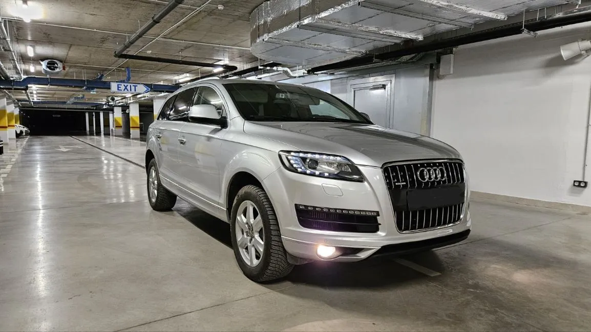 Audi Q7  Image 1